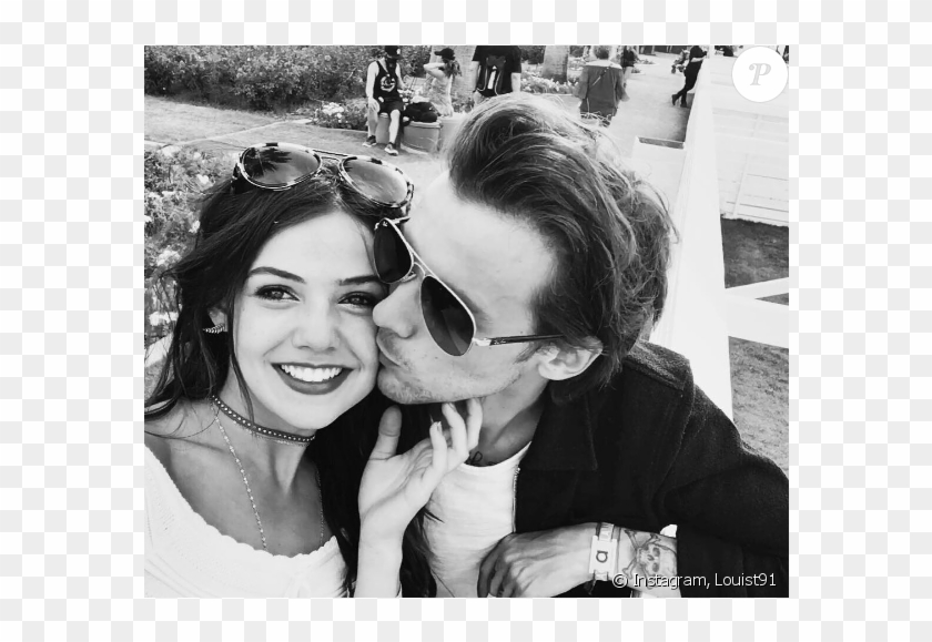 Louis Tomlinson A Publié Un Premier Selfie De Couple - Louis Tomlinson And Danielle Campbell Instagram Clipart