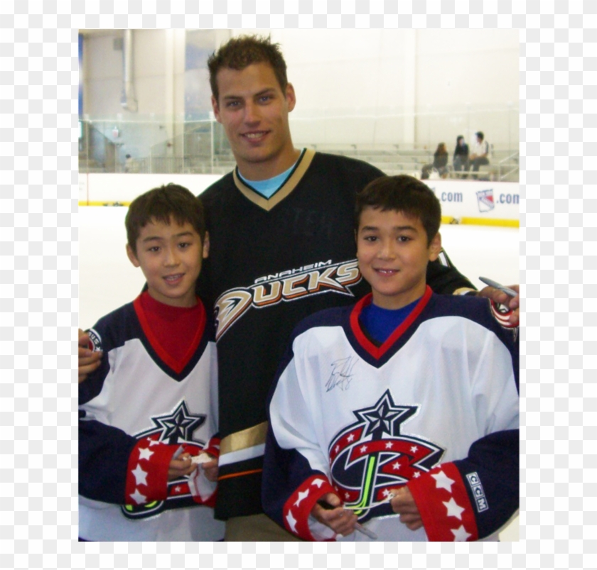 In 2007, Young Kiefer And Brother Kole (left) Got Autographs - Kiefer And Kole Sherwood Clipart #2787844
