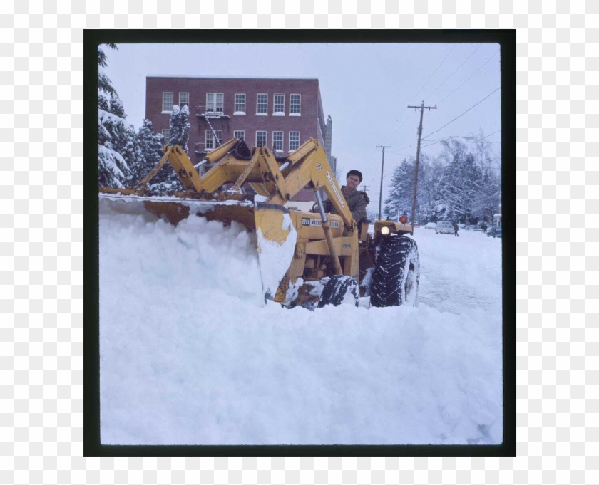 Yb Clearing Snow - Snow Clipart #3315435