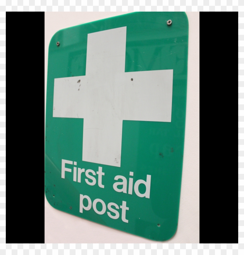 5500018 First Aid Post Sign X1 - Jan Timke Clipart