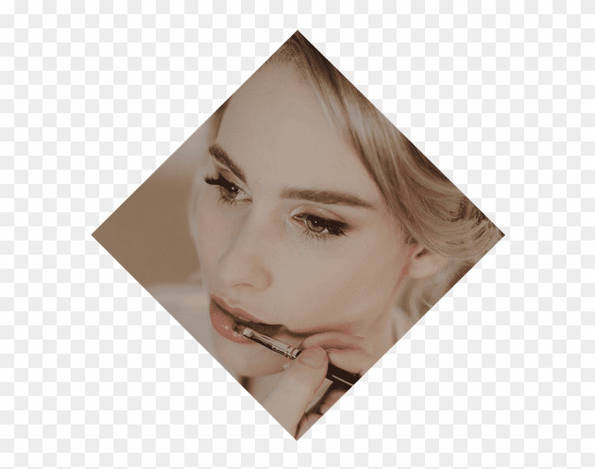 She Will Create Make Up That Reflects Your Unique Personality, - Girl Clipart #3368605