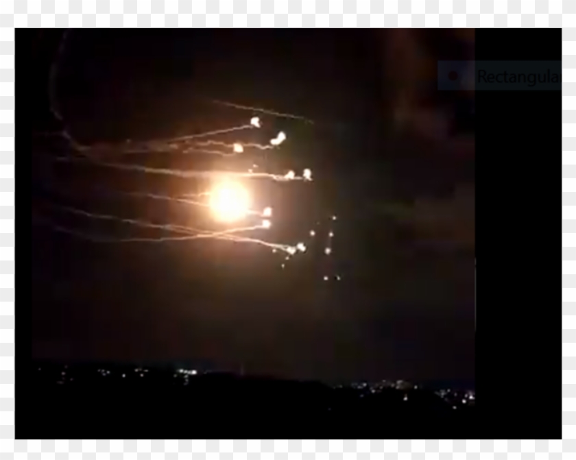 Terroristas De Gaza Dispararon Doce Cohetes A Israel - Light Clipart