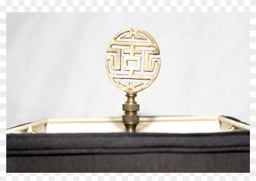 20th Century French Opaline Lamp With Greek Key Pattern - Trophy Clipart