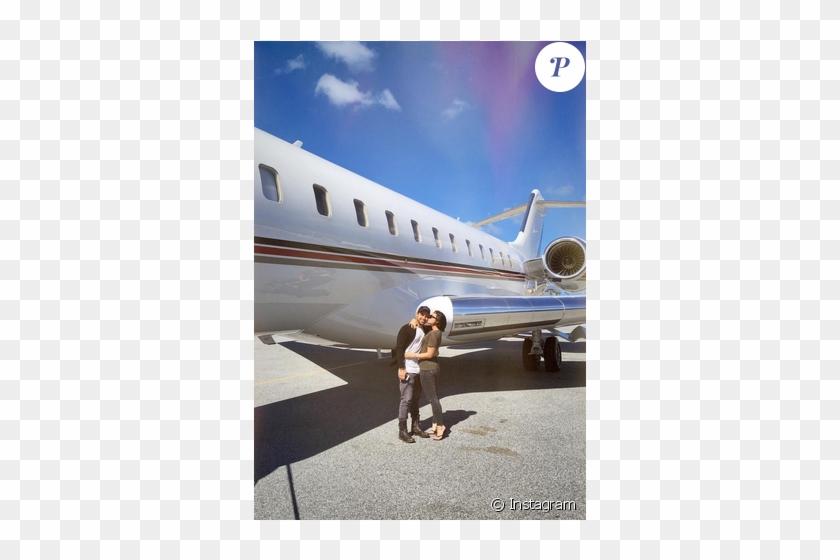Demi Lovato Et Son Chéri Wilmer Valderrama S'envolent - Bombardier Challenger 600 Clipart #3572025