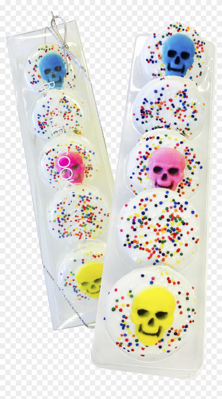 White Chocolate Covered Oreos With Candy Skull Topper - Smiley Clipart #3645950