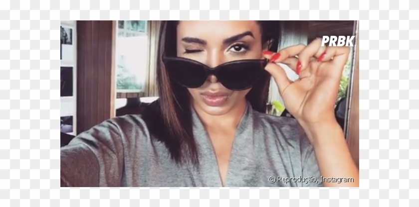 Anitta E As 14 Melhores Maquiagens Da Poderosa - Girl Clipart #3718467