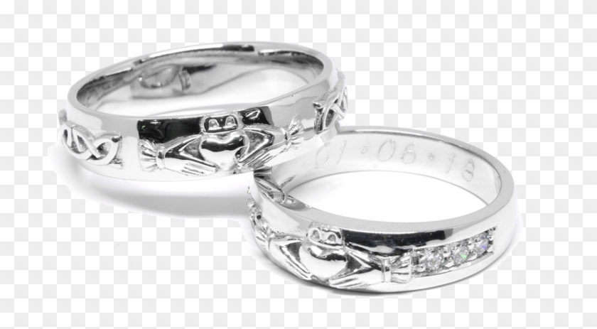Composés Ici En Or Blanc 18k, Ces Deux Anneaux De Claddagh - Pre-engagement Ring Clipart