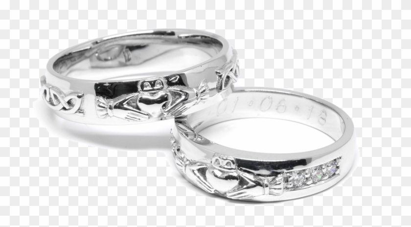 Composés Ici En Or Blanc 18k, Ces Deux Anneaux De Claddagh - Pre-engagement Ring Clipart #3760838
