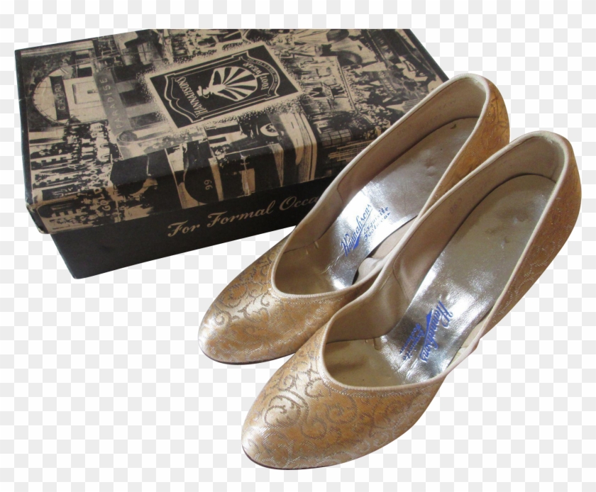 Vintage 1950's Round Toe Women's Pumps In Gold Metallic - Ballet Flat Clipart