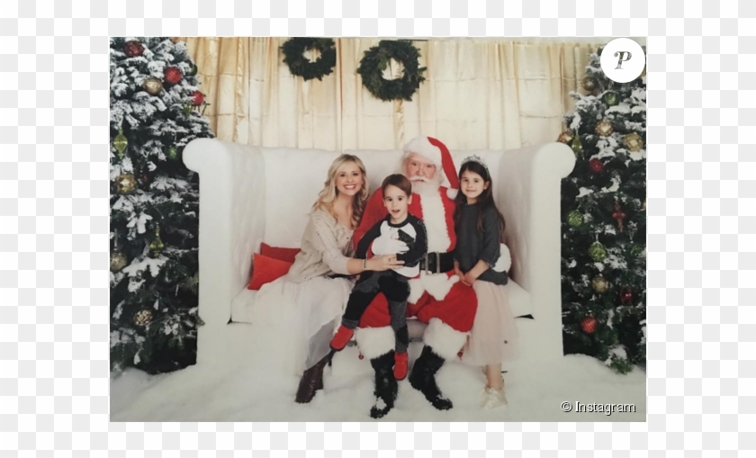 Sarah Michelle Gellar Pose Avec Ses Enfants Et Le Père - Freddie Prinze Jr And Sarah Michelle Gellar Kids Clipart