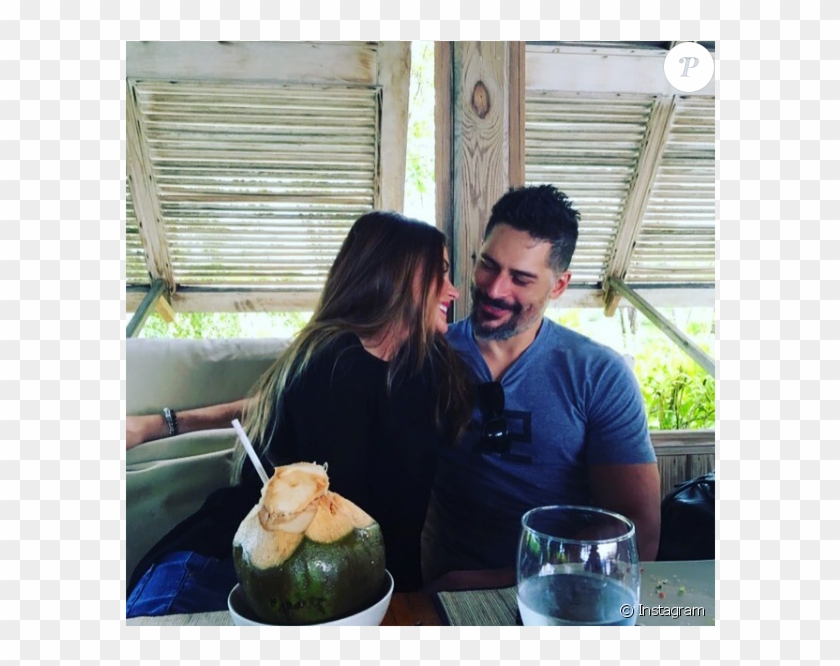 Sofia Vergara Et Joe Manganiello En Vacances Aux Îles - Sofia Vergara And Joe Manganiello Clipart #4063894