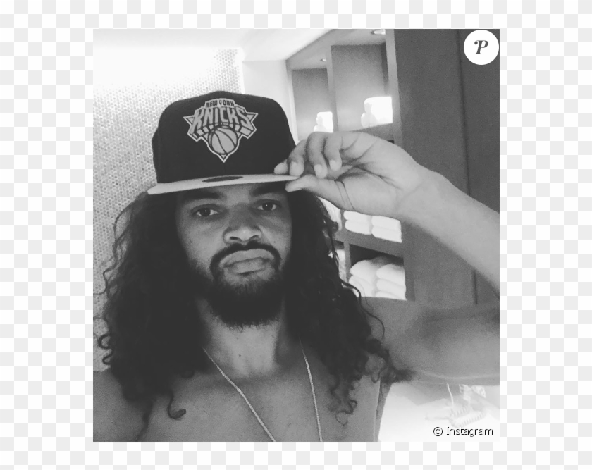 Joakim Noah Pose Avec La Casquette Des Knicks Sur Instagram, - Joakim Noah New Look Clipart