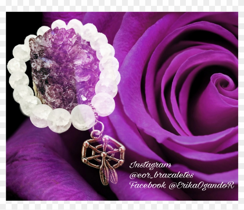 Brazalete De Cuentas De Cuarzo Blanco Y Un Amuleto - Window 10 Rose Wallpaper Hd Clipart #4375015