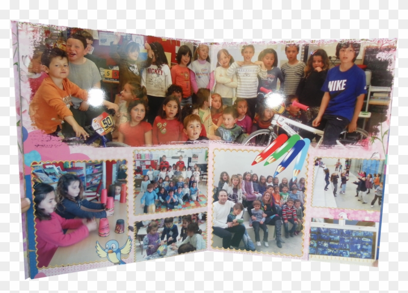 En Las Fotos Sale El Flash Y Los Dedos De Algunas Mamis - Child Clipart