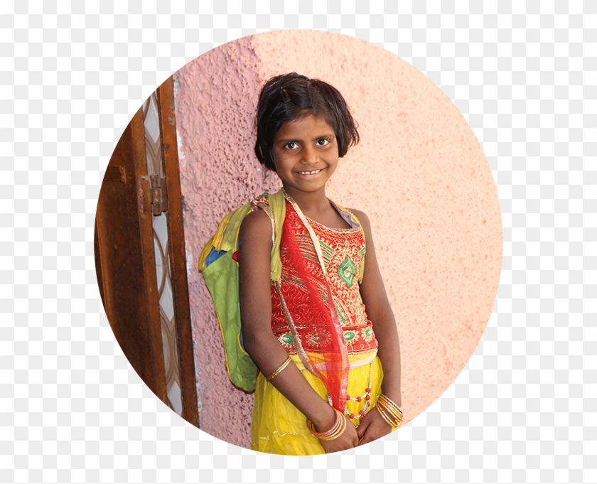 Champa Finds Her Happiness With Her Family In Their - Silk Clipart #4830144