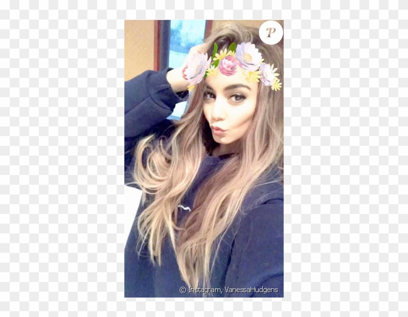 Vanessa Hudgens Porte Une Perruque Blonde, Les Cheveux - Headpiece Clipart