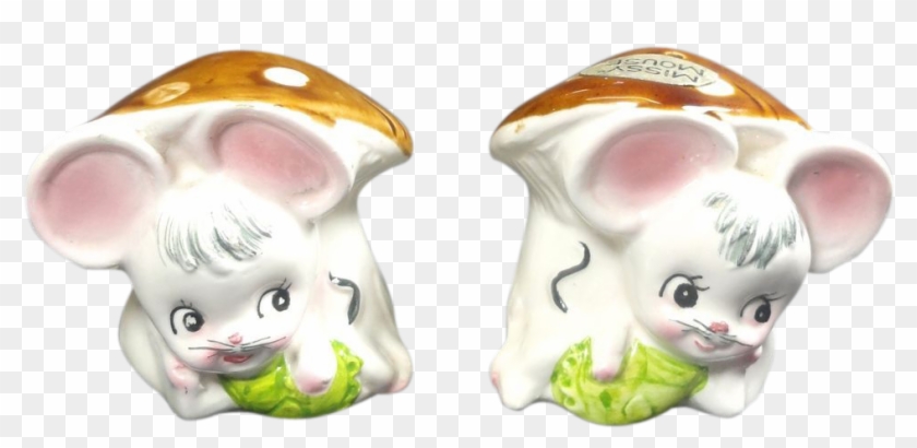 Enesco Missy Mouse In Mushroom House Salt & Pepper - Smile Clipart