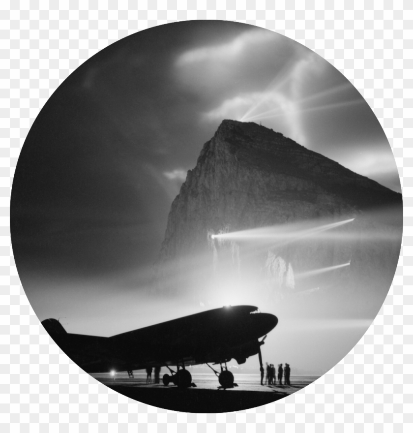 Anglo-french Alliance Wwii To Brexit The End Of The - Searchlights Ww2 Clipart #5368036