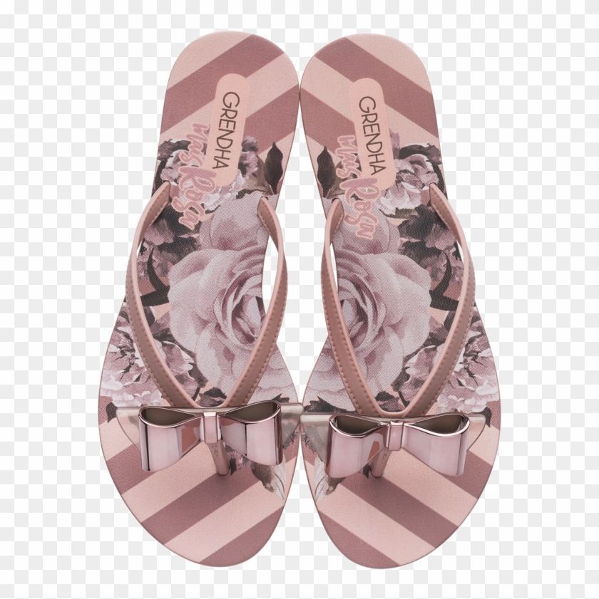 A Grendha Está Investindo Em Diversas Ações Para Colaborar - Flip-flops Clipart