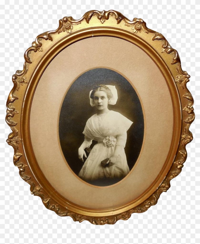 Vintage Photograph Of Lady Dressed In White In Oval - Circle Clipart