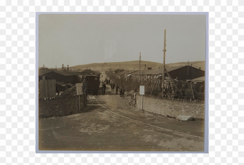 Figure 1 The No 15, Caledonia, At The Entrance To Knockaloe - Village Clipart