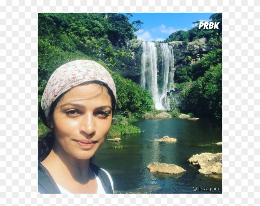 Matthew Mcconaughey A Eu Un Vrai Coup De Foudre Pour - Waterfall Clipart #5759108