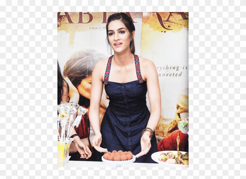 Clothes Transparent Bollywood - Kriti Sanon During Raabta Promotion Clipart