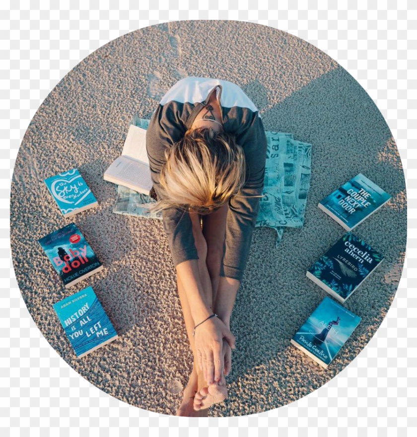 Bookworm - Bookstagrammer - Booktuber - Writer - Traveler - Girl Clipart